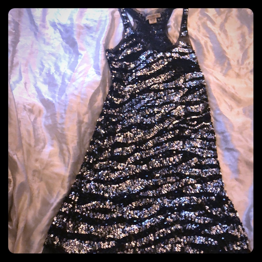Arden B Black & Silver Sequined Dress 🖤